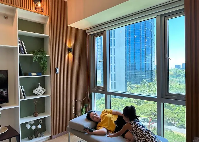 55-sqm 1-br Golf Club View In Bgc Apartment Manila