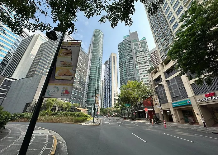 55-sqm 1-br Golf Club View In Bgc Apartment Manila