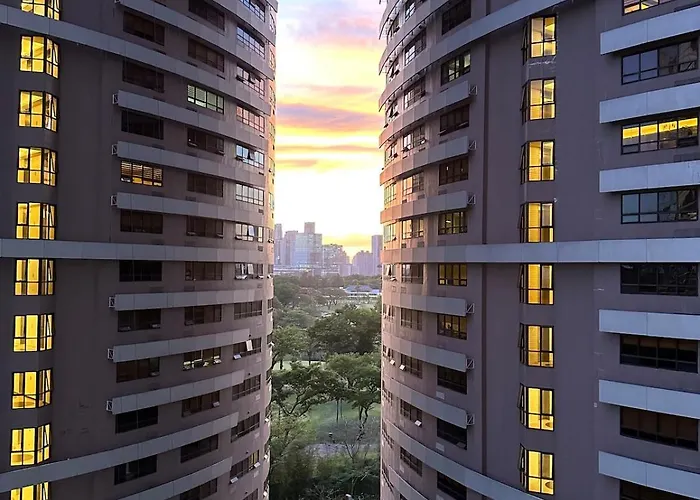 Apartment 55-sqm 1-br Golf Club View In Bgc