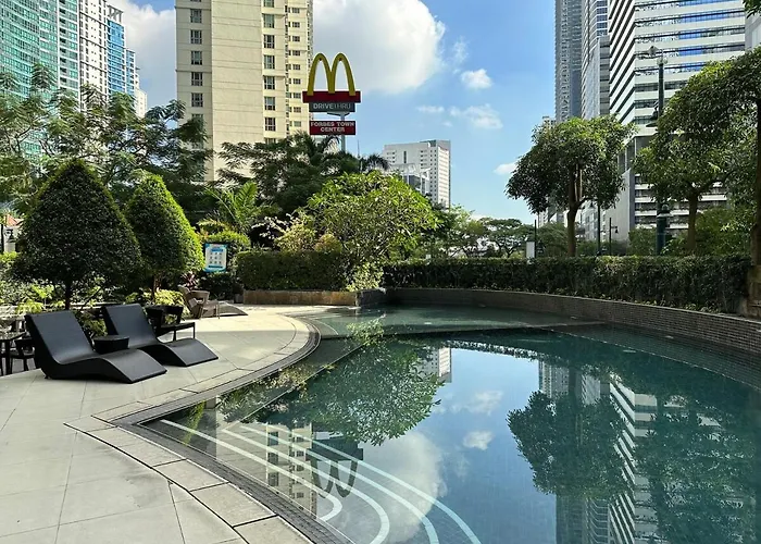 55-sqm 1-br Golf Club View In Bgc Apartment *