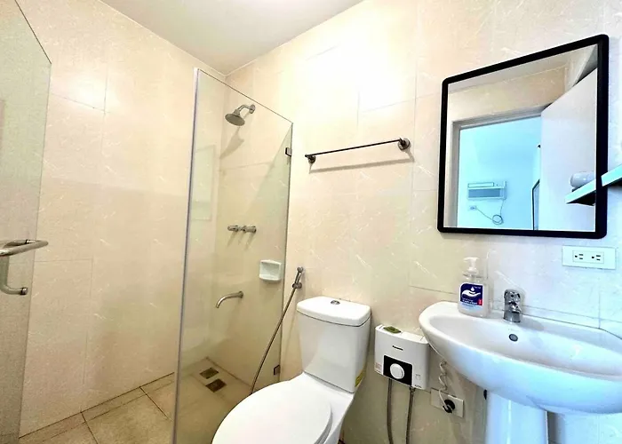 55-sqm 1-br Golf Club View In Bgc Apartment Manila