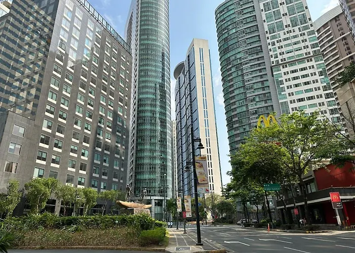 55-sqm 1-br Golf Club View In Bgc * Manila