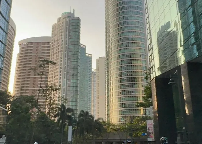 Apartment 55-sqm 1-br Golf Club View In Bgc