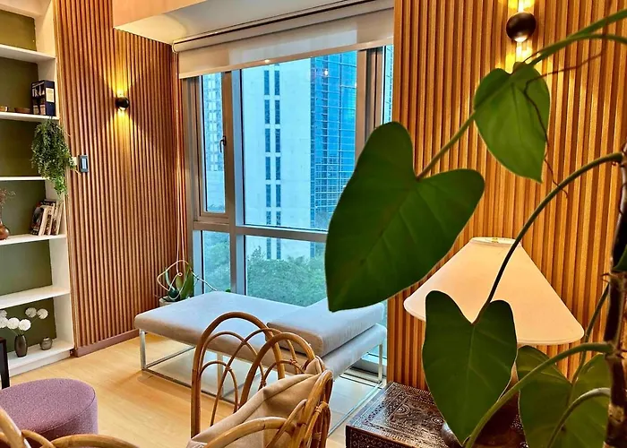 55-sqm 1-br Golf Club View In Bgc Apartment Manila