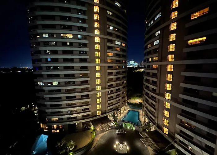 55-sqm 1-br Golf Club View In Bgc *