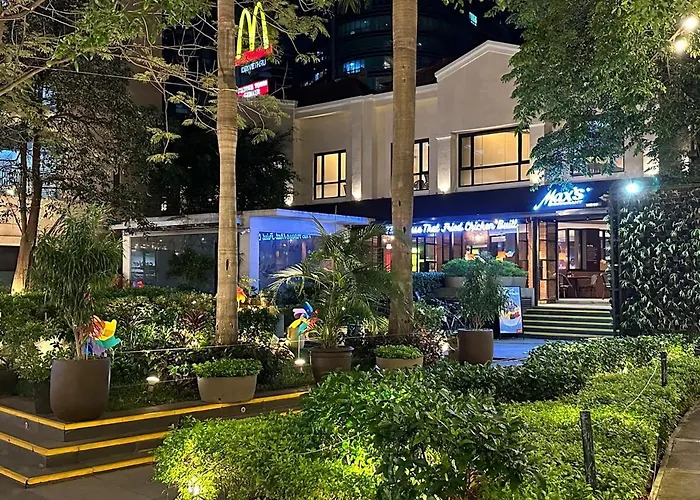 55-sqm 1-br Golf Club View In Bgc Apartment *
